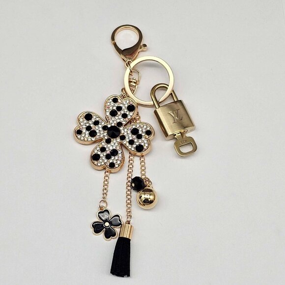 Authentic Louis Vuitton Lock & Key with unbranded Flower Bagcharm, Keycharm - Picture 1 of 10